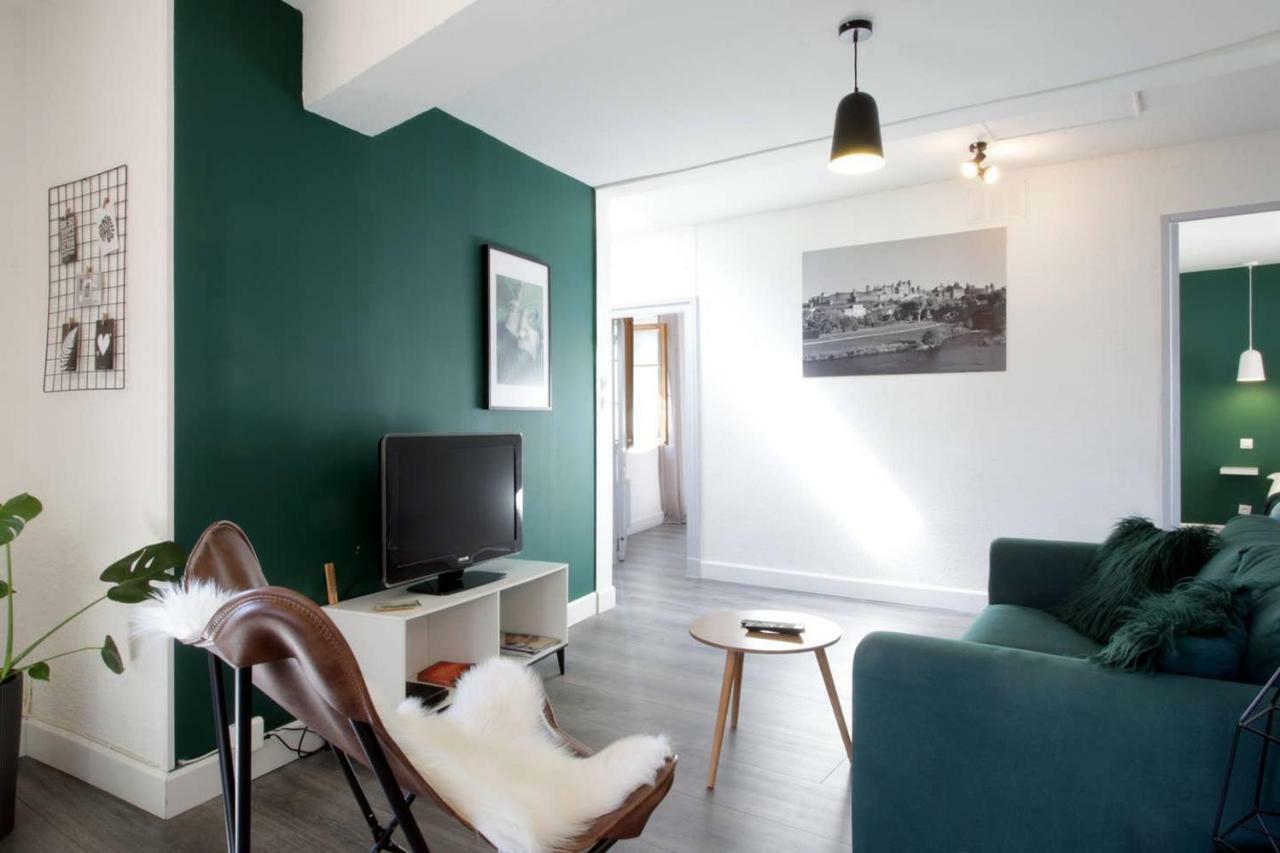 Les Gites De Laure - L'Or Vert, Appartement Avec Vue Sur Le Chateau, Parking Prive, Climatisation, Netflix, A 160 M De La Cite Medievale Carcassonne Exterior photo