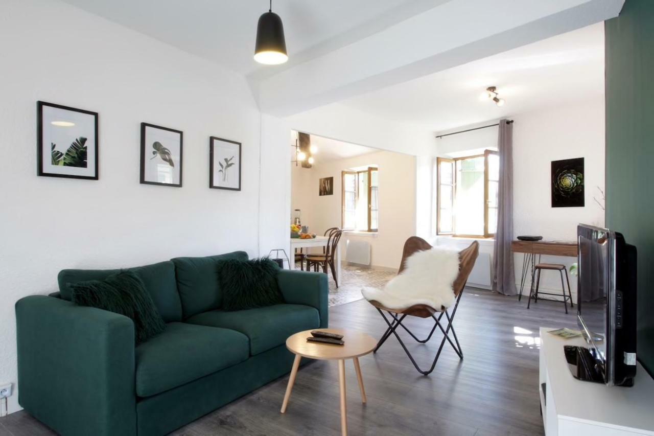 Les Gites De Laure - L'Or Vert, Appartement Avec Vue Sur Le Chateau, Parking Prive, Climatisation, Netflix, A 160 M De La Cite Medievale Carcassonne Exterior photo